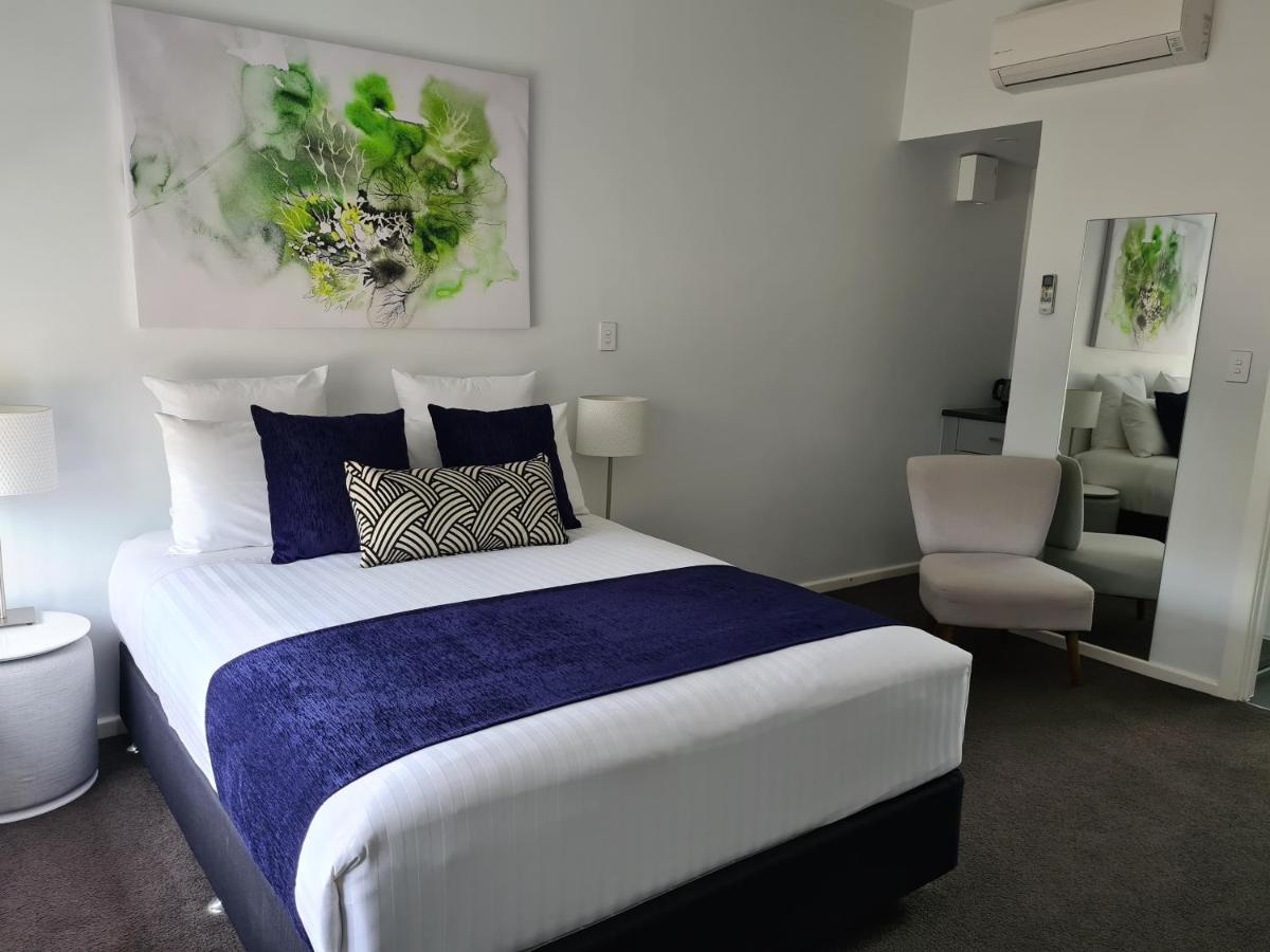 The Avenue Inn Naracoorte Bagian luar foto