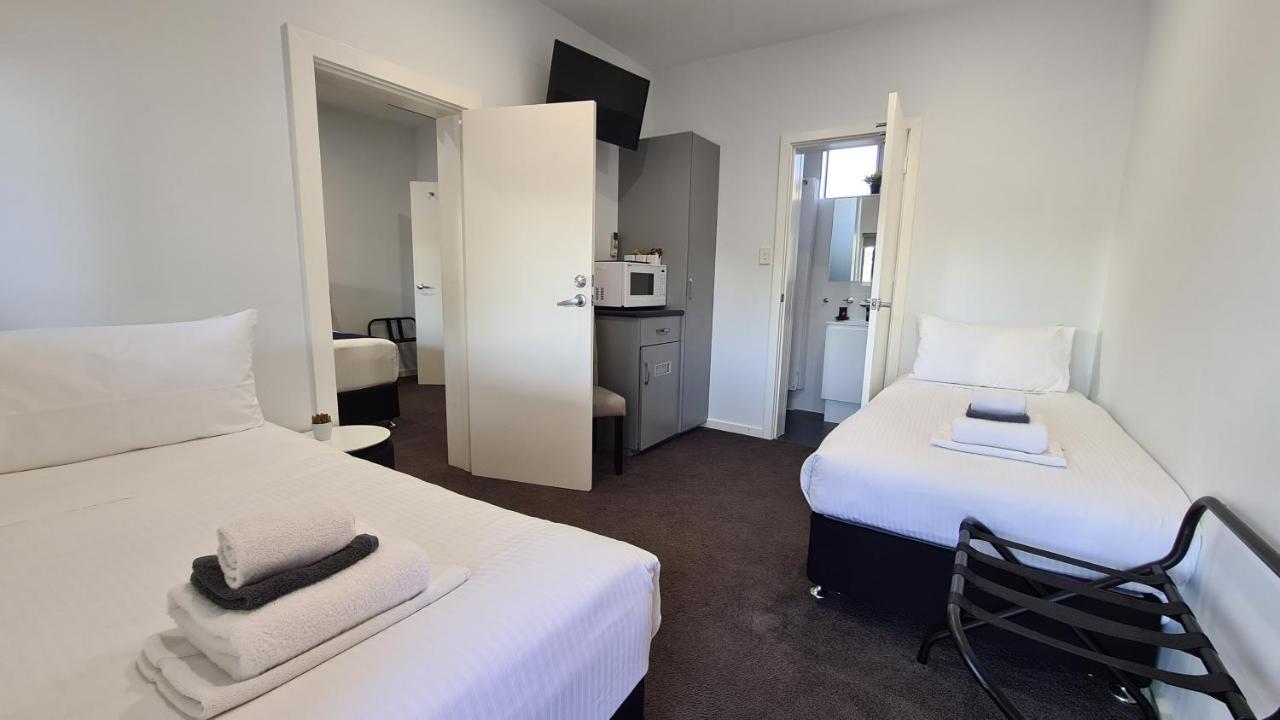 The Avenue Inn Naracoorte Bagian luar foto